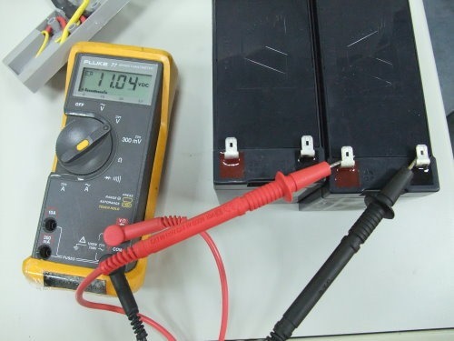 不正常的電池電壓 不正常的電池電壓