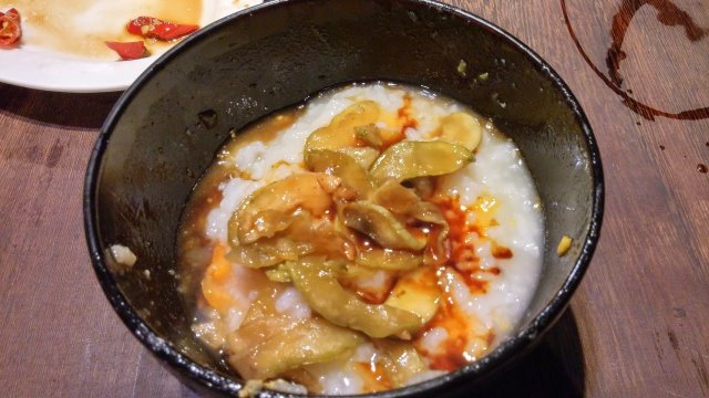 地瓜粥配鹹瓜仔跟 萬家香純佳釀醬油