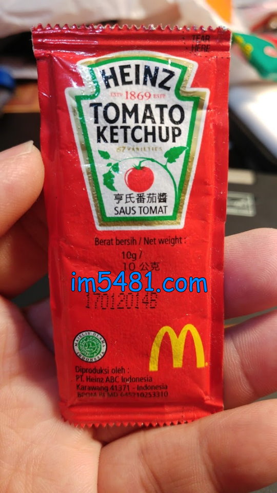 HEINZ Tomato Ketchup 亨氏蕃茄醬麥當勞版。HEINZ 也是最早發明不使用防腐劑就可以讓 Tomato Ketchup 蕃茄醬 長期保存的發明廠商。其能讓蕃茄醬不需使用防腐劑，用的就是該廠商的另一項主力產品:醋。而且進而造成日後世界上的Tomato Ketchup ，都有添加醋，並取消使用最早期的鯷魚原料來做發酵分解，以及令民眾反感的防腐劑。