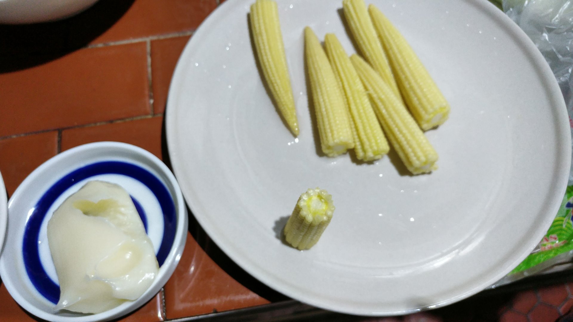 湯匙牌跟白雪牌沙拉醬比較-02