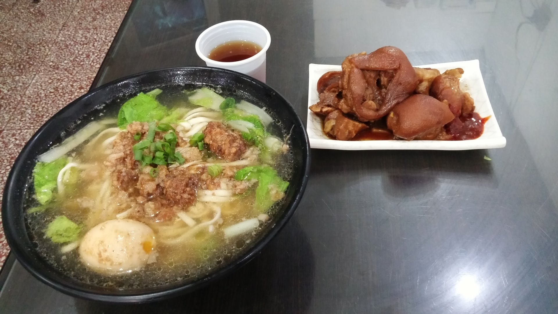 陽春麵也要放肉燥