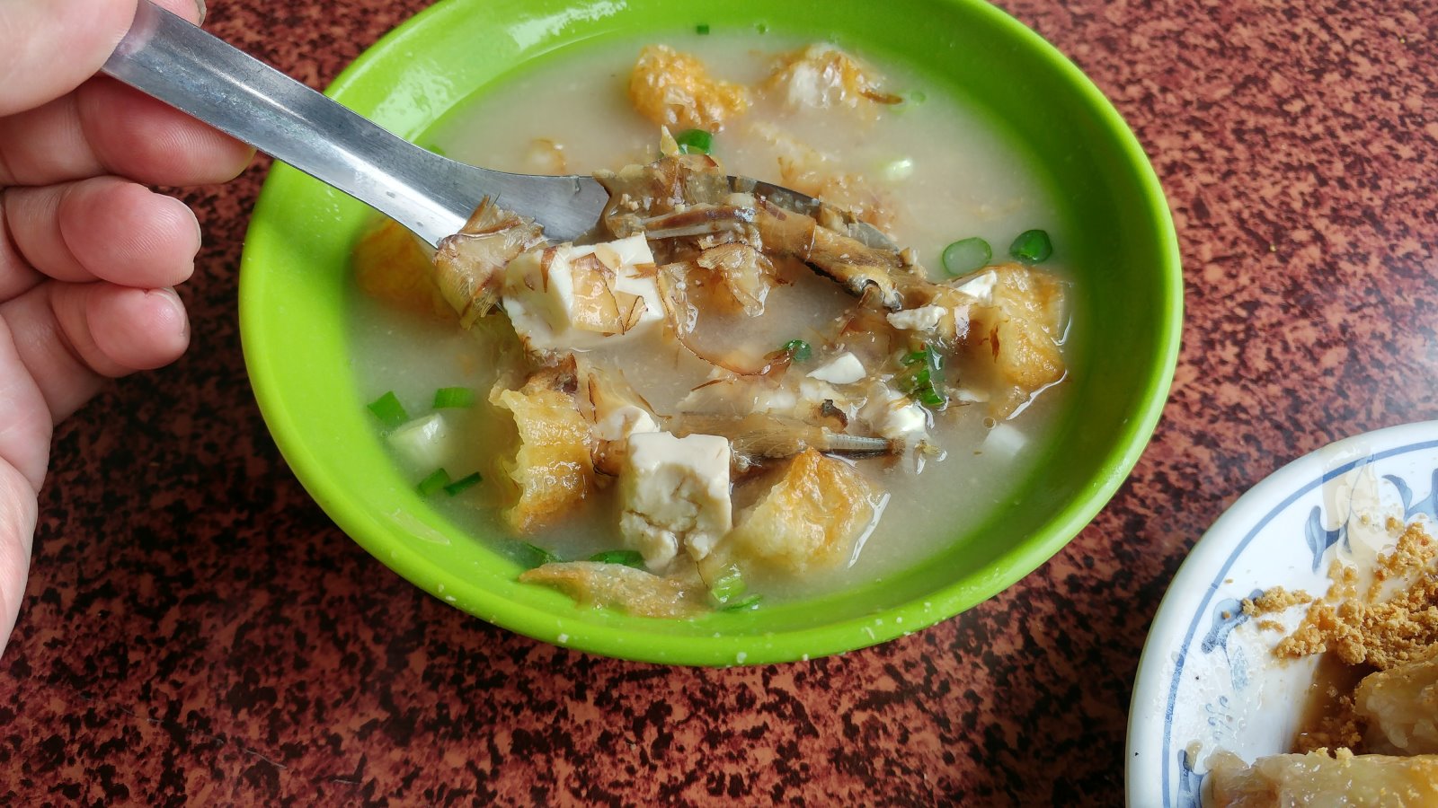 10元味噌湯　在台南料就是這麼多，吃之前一定要灑上白胡椒粉