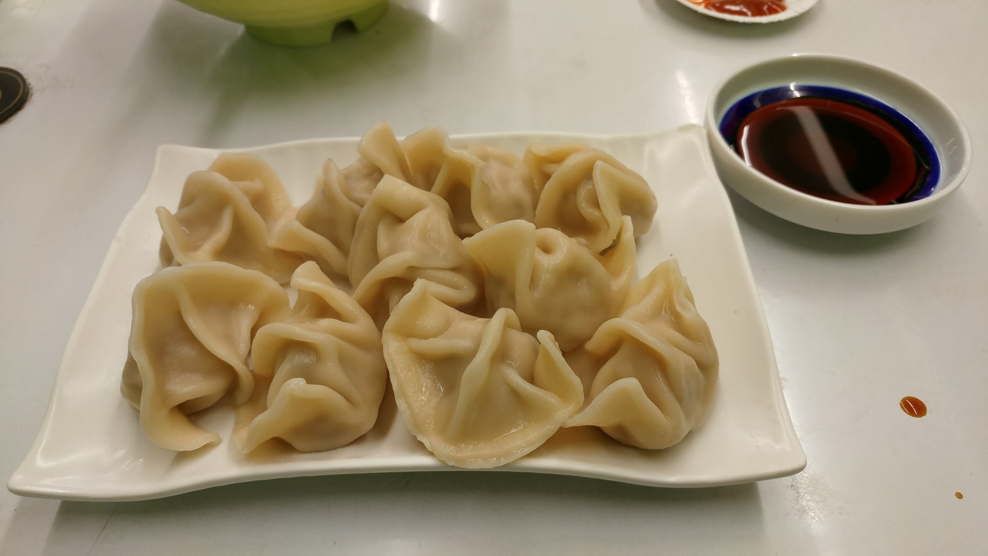 美幌豚醤油「まるまんま」配四海遊龍水餃