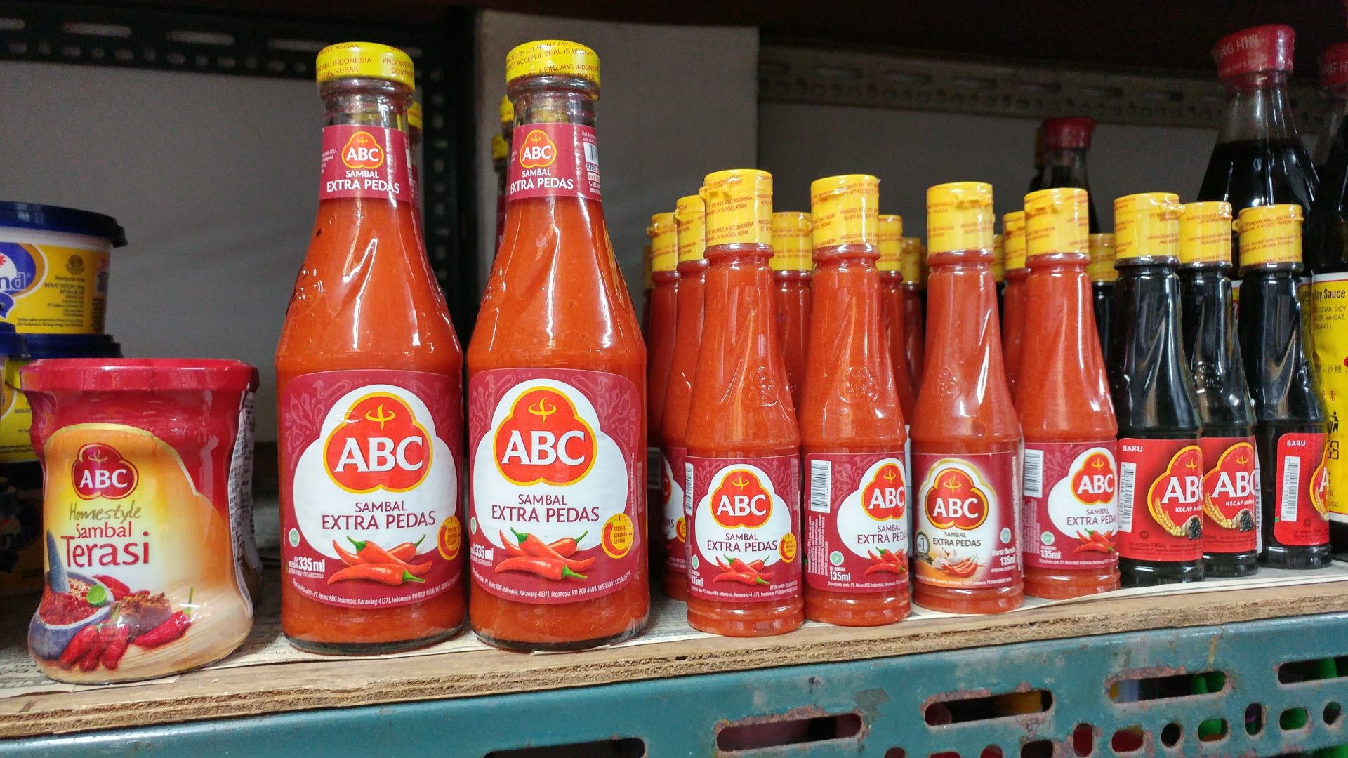 台灣可見的ABC 調味醬料，其中我最推薦ABC Sambal Extra Pedas