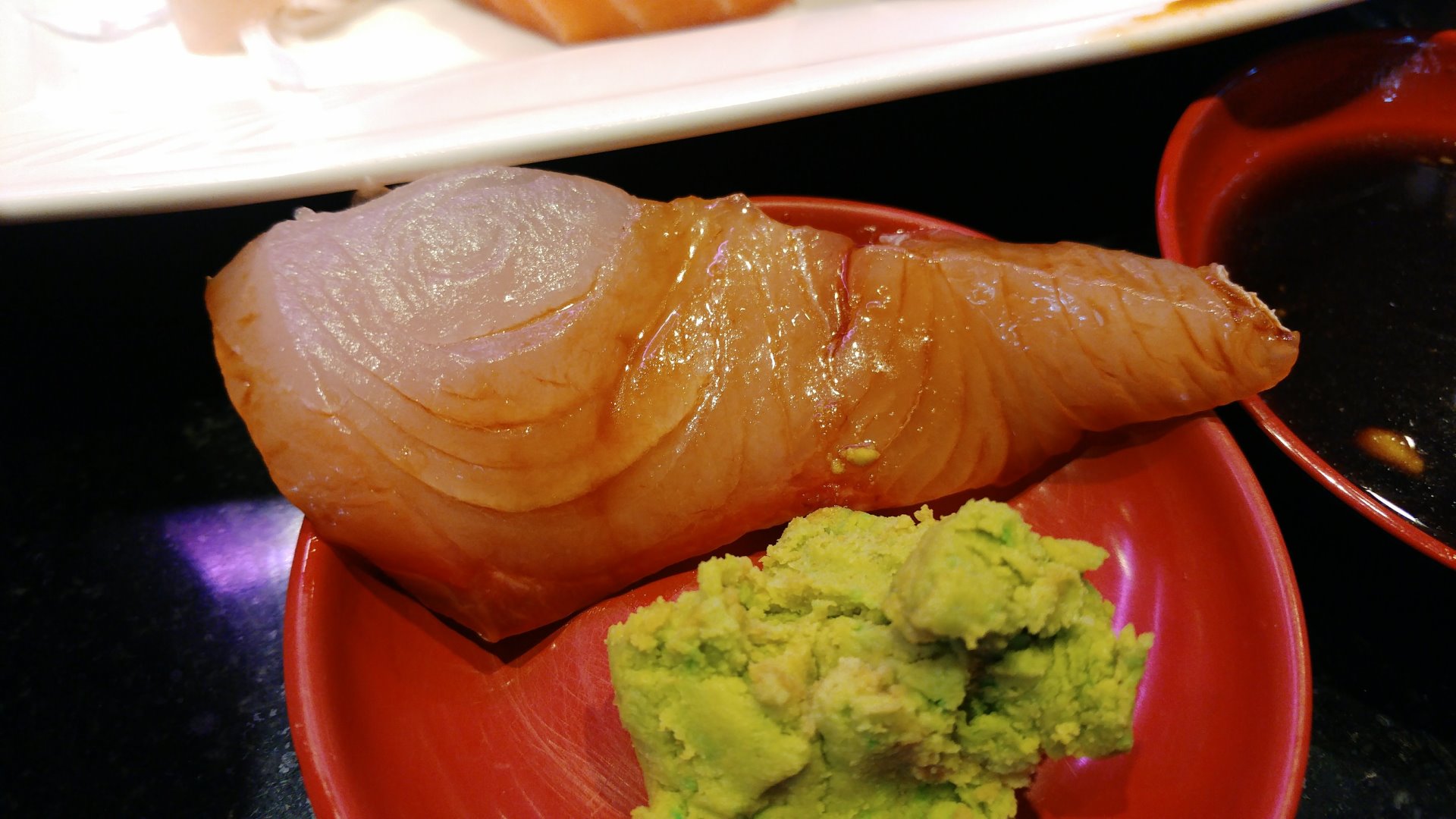 御用藏生跟生魚片