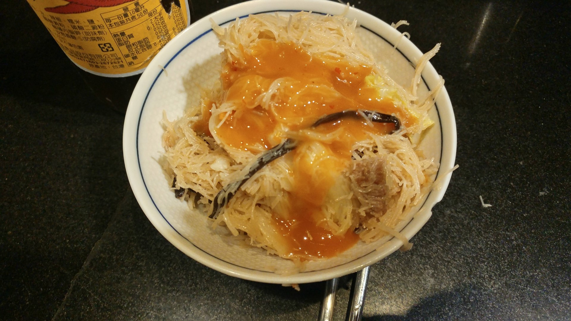 台南新高辣醬 淋在純米炒米粉上