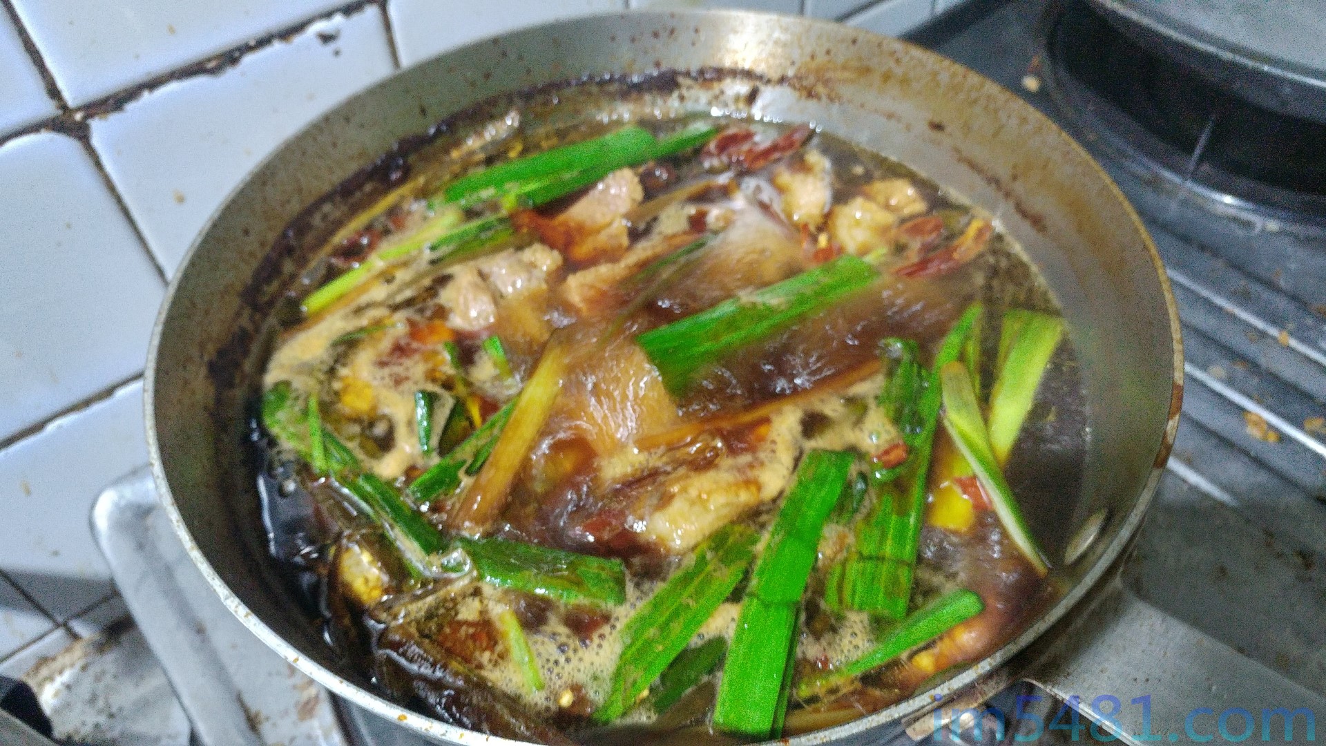 二次滷汁，加上更多的蒜苗