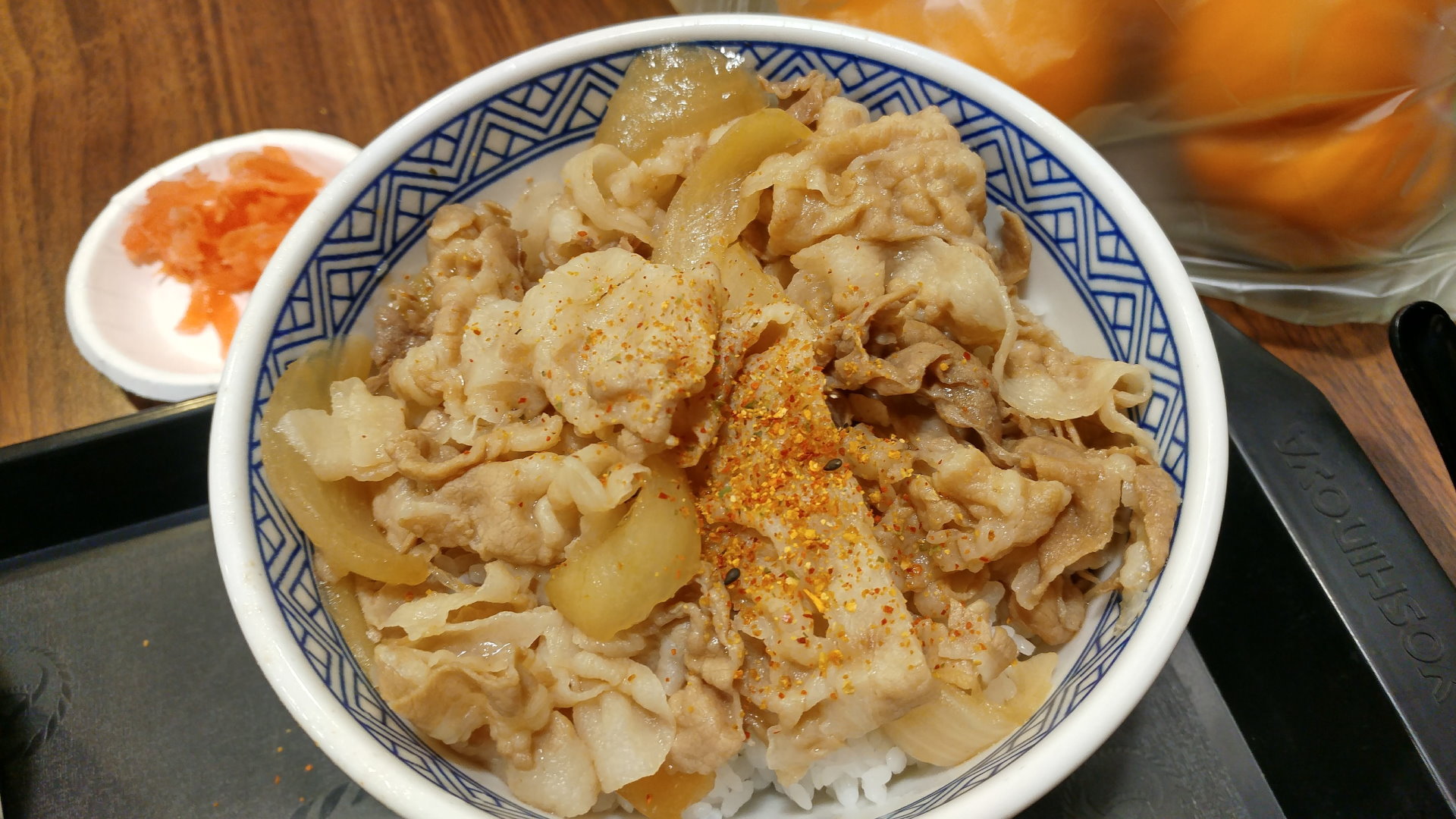 顏色過於慘白的豬肉丼-02