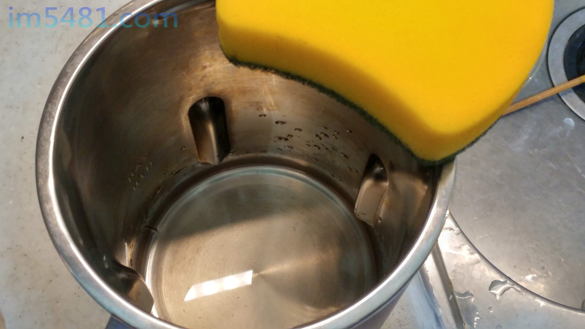 豆漿機燒焦的鍋底+白醋-05