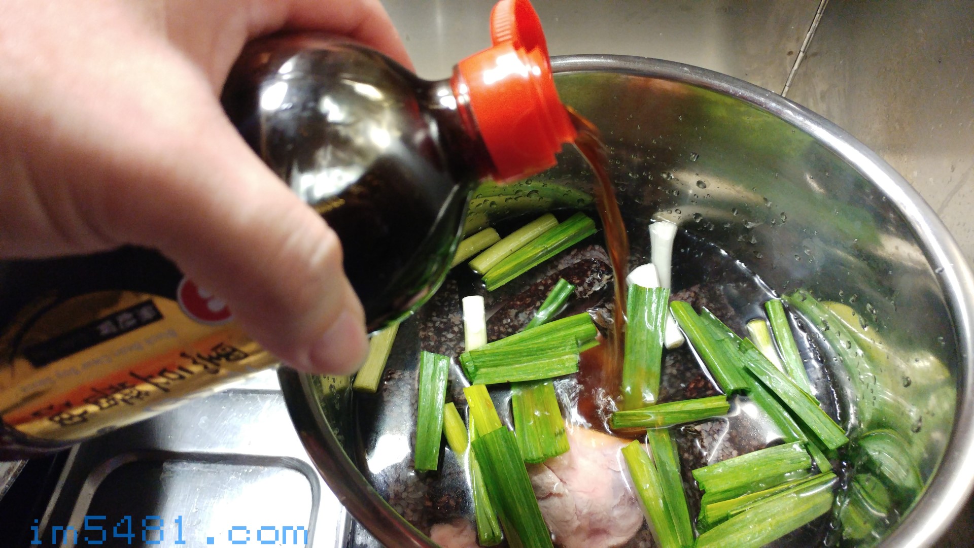 萬家香淡色黑豆醬油-01