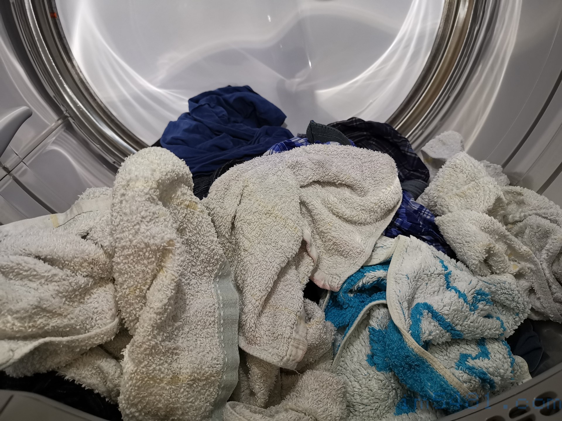 洗完的衣物乾淨無異味! 而且不會有些洗衣劑洗完後，一穿就聞得到洗不乾淨的臭味。