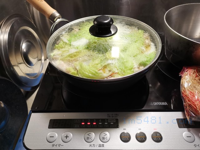 現在每天都用IH爐煮菜煮湯，加熱快又安全! 在運作時的風扇聲跟電器運作聲，都在提醒你正在使用IH爐!