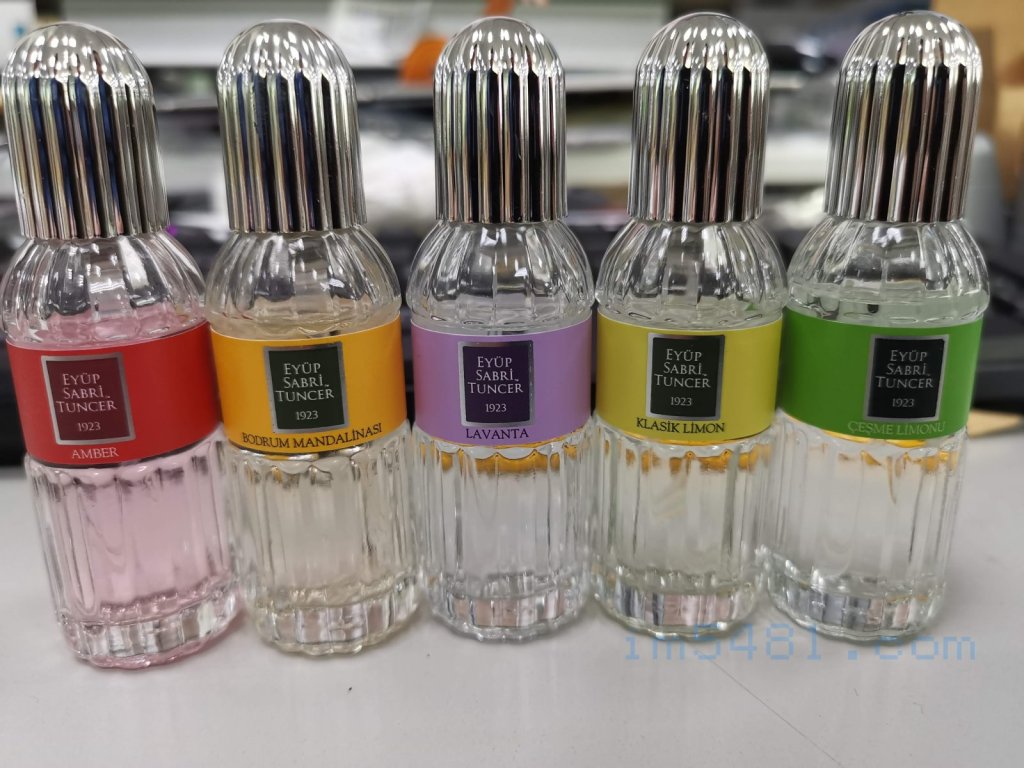 EST 1923 KOLONYA 迷你淡香水-從左到右: 琥珀與玫瑰、甜橘與肉豆蔻、愛情草、檸檬與佛手柑、經典檸檬草