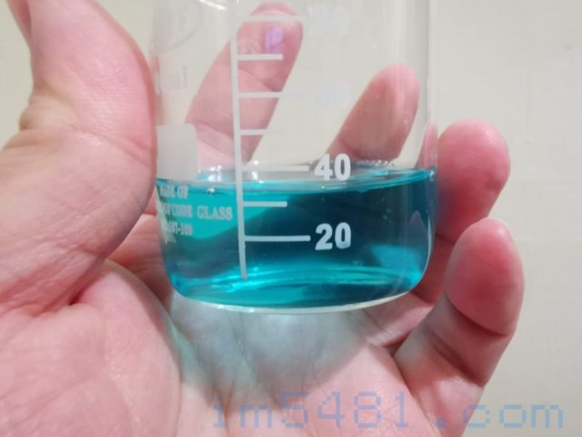 日本獅王抗菌濃縮洗衣精-液體顏色