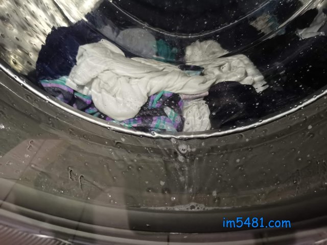第三代奈米樂-紫在滾筒洗衣機的泡沫