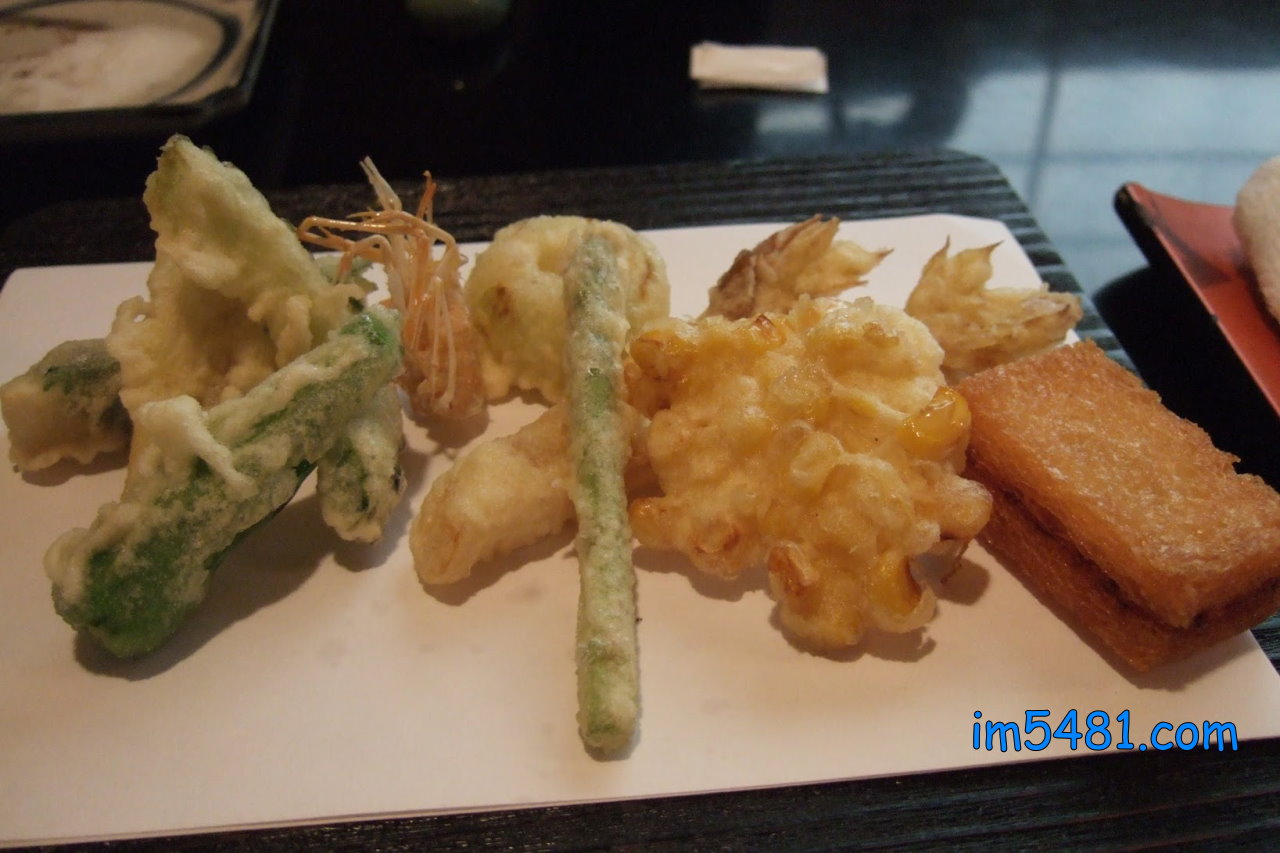 日本天婦羅所用炸油都是白胡麻油為主-与太呂本店