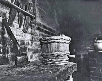 台灣早期的日式醬油木桶