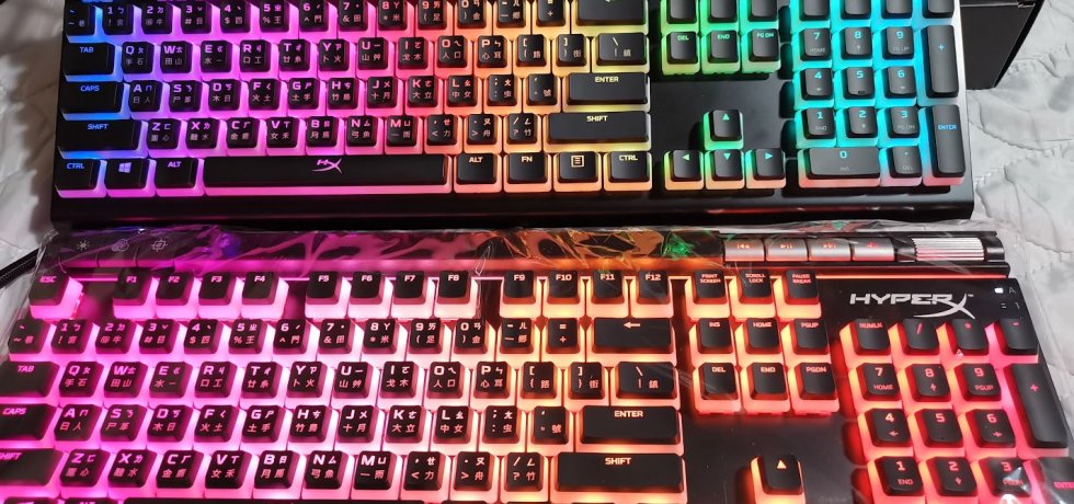 更換HyperX Mechanical Keyboard Pudding Keycaps後的HyperX Alloy Elite RGB 電競鍵盤1代與2代的RGB比較-02