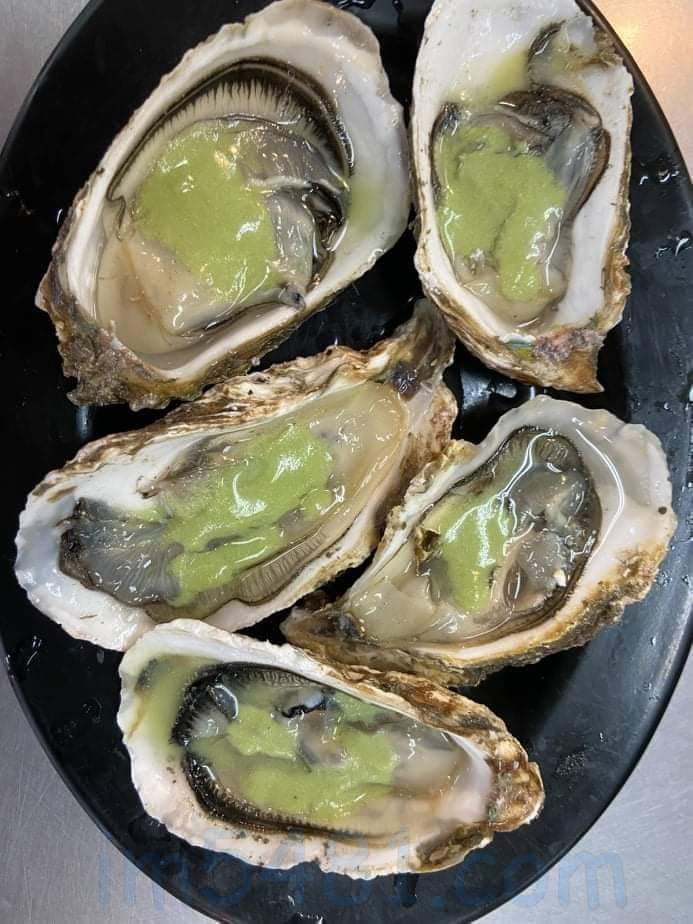 有人在賣來自東石的老蚵