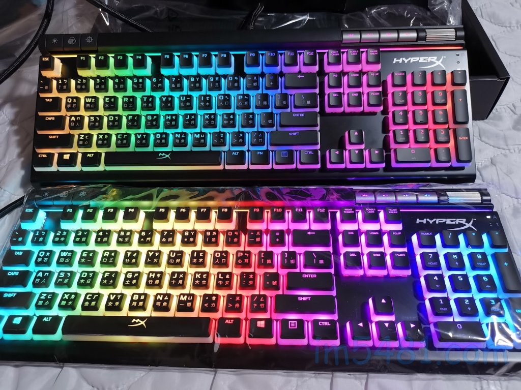 更換HyperX Mechanical Keyboard Pudding Keycaps後的HyperX Alloy Elite RGB 電競鍵盤1代與2代的RGB比較-01
