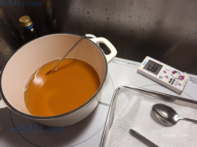 第二瓶虎尾農會花生油-加熱過程中，可發現不易消泡的泡沫依然存在