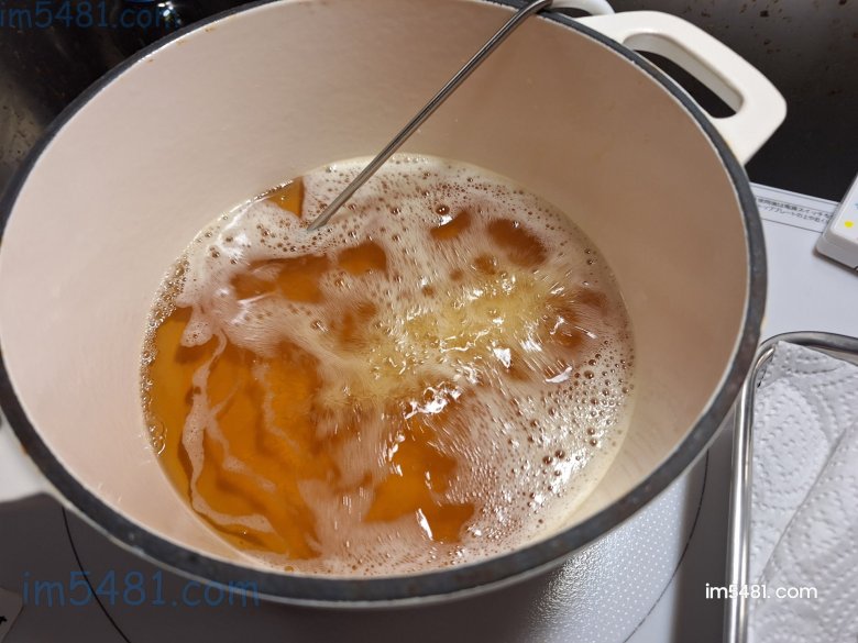 第二瓶虎尾農會花生油-薯條下去就產生大量泡沫