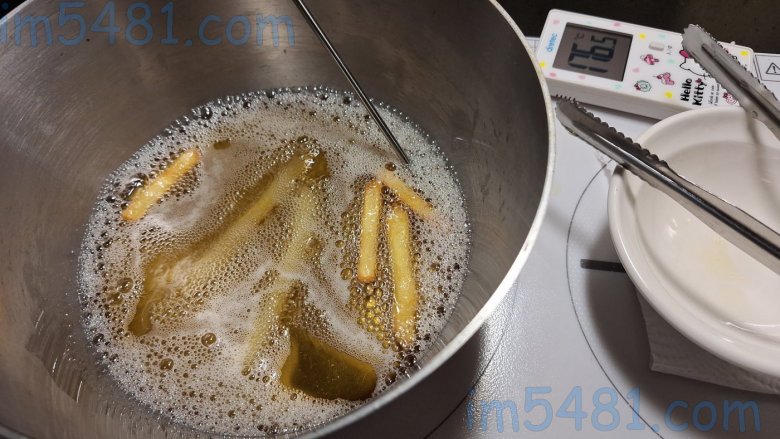 虎尾農會花生油成加入約兩成花生油的油炸泡沫產生量，，油溫約176℃